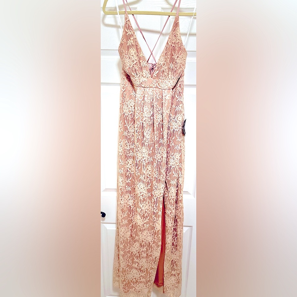 NEW WITH TAGS Lulu’s Stolen Moments Dusty Pink Lace-Up Lace Maxi Dress - Picture 5 of 10
